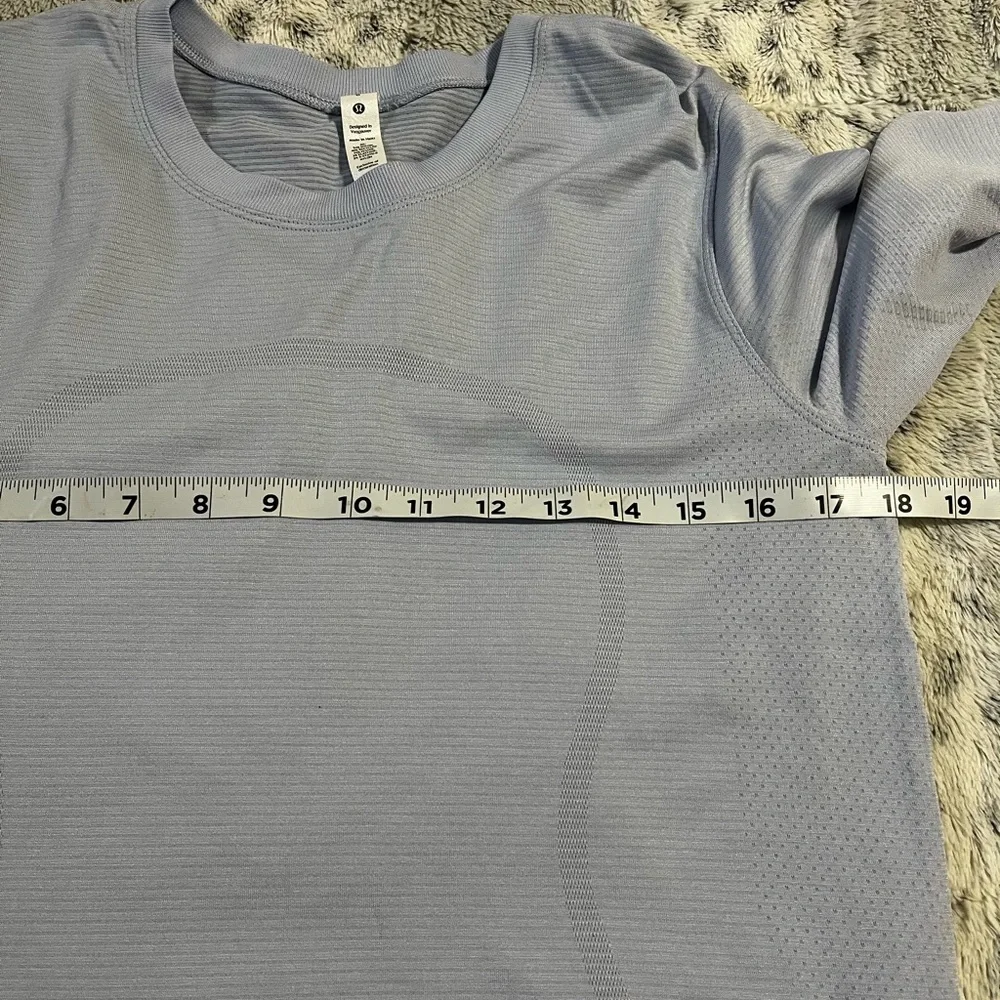 Lululemon Swiftly Tech Relaxed Light Blue Long Sleeve Top Women’s Size 6